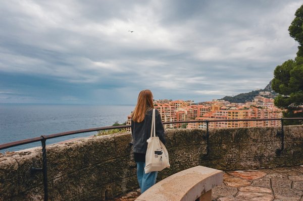 Confort et sécurité à domicile avec un monte-escalier fauteuil